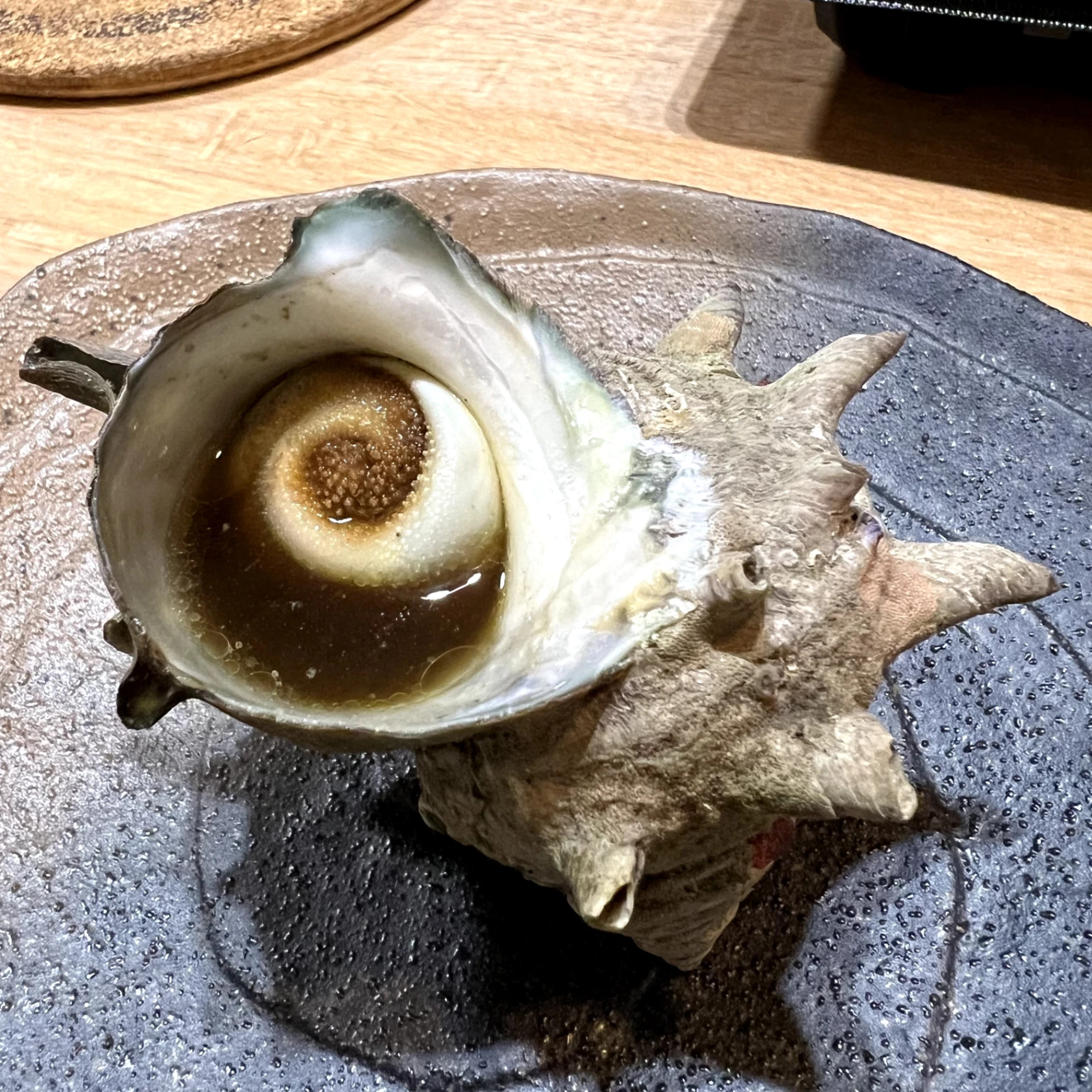 焼き上がった活サザエ