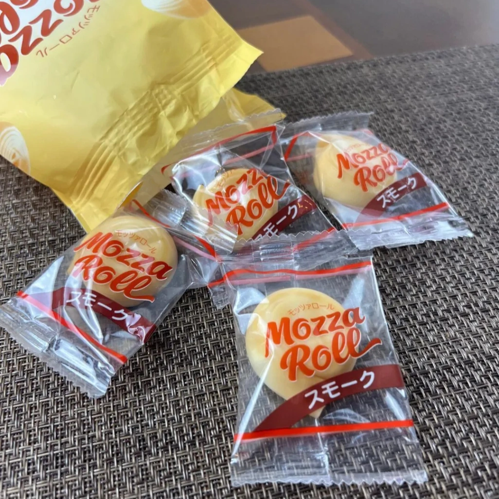 コストコのモッツァロールスモークの個包装タイプを並べた中身の写真