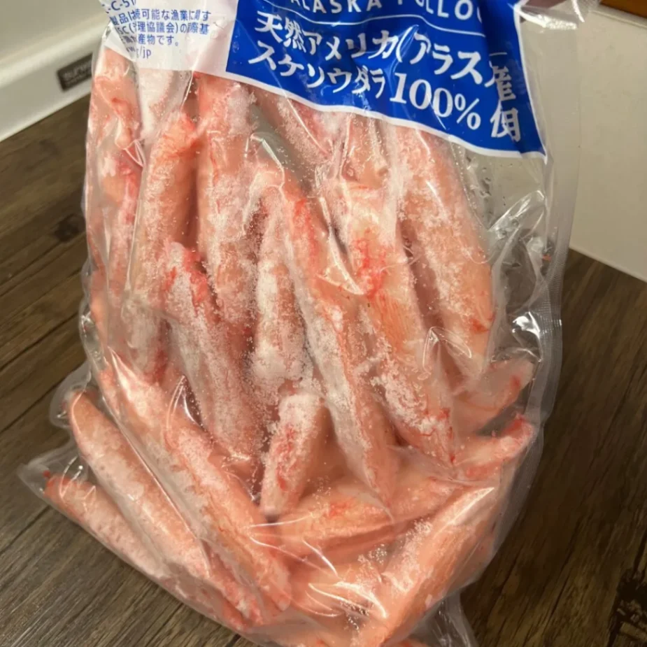 コストコで販売されているトライデントシーフードジャパン スケソウダラのすり身スティック 1kgのパッケージ